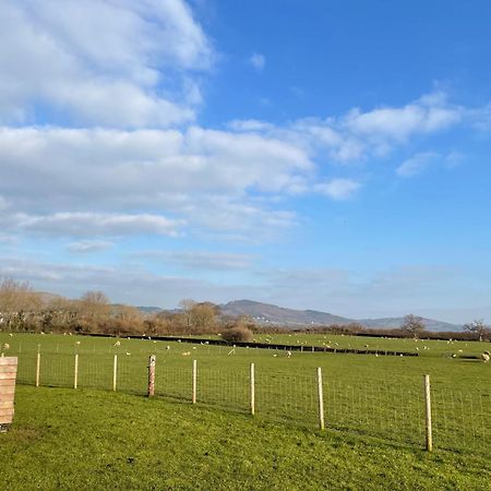 Hotel Abbey Farm Luxury Glamping Rhuddlan Exterior foto