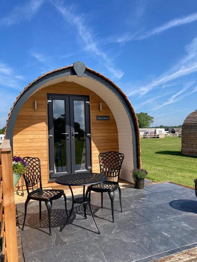 Hotel Abbey Farm Luxury Glamping Rhuddlan Exterior foto