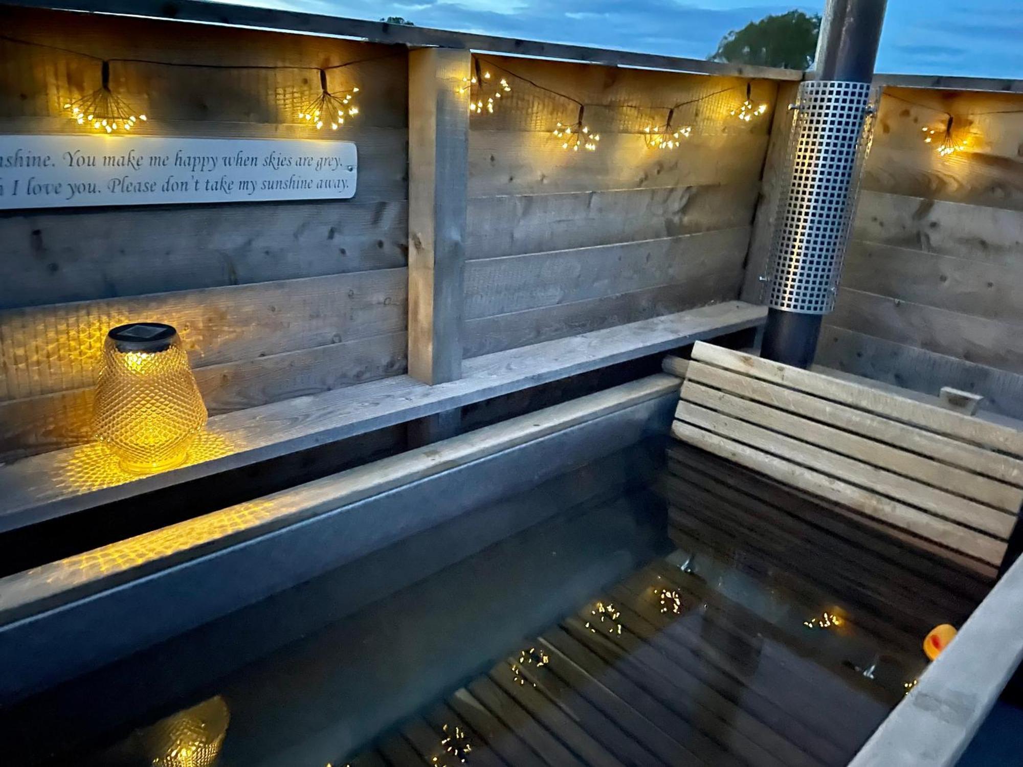 Hotel Abbey Farm Luxury Glamping Rhuddlan Exterior foto
