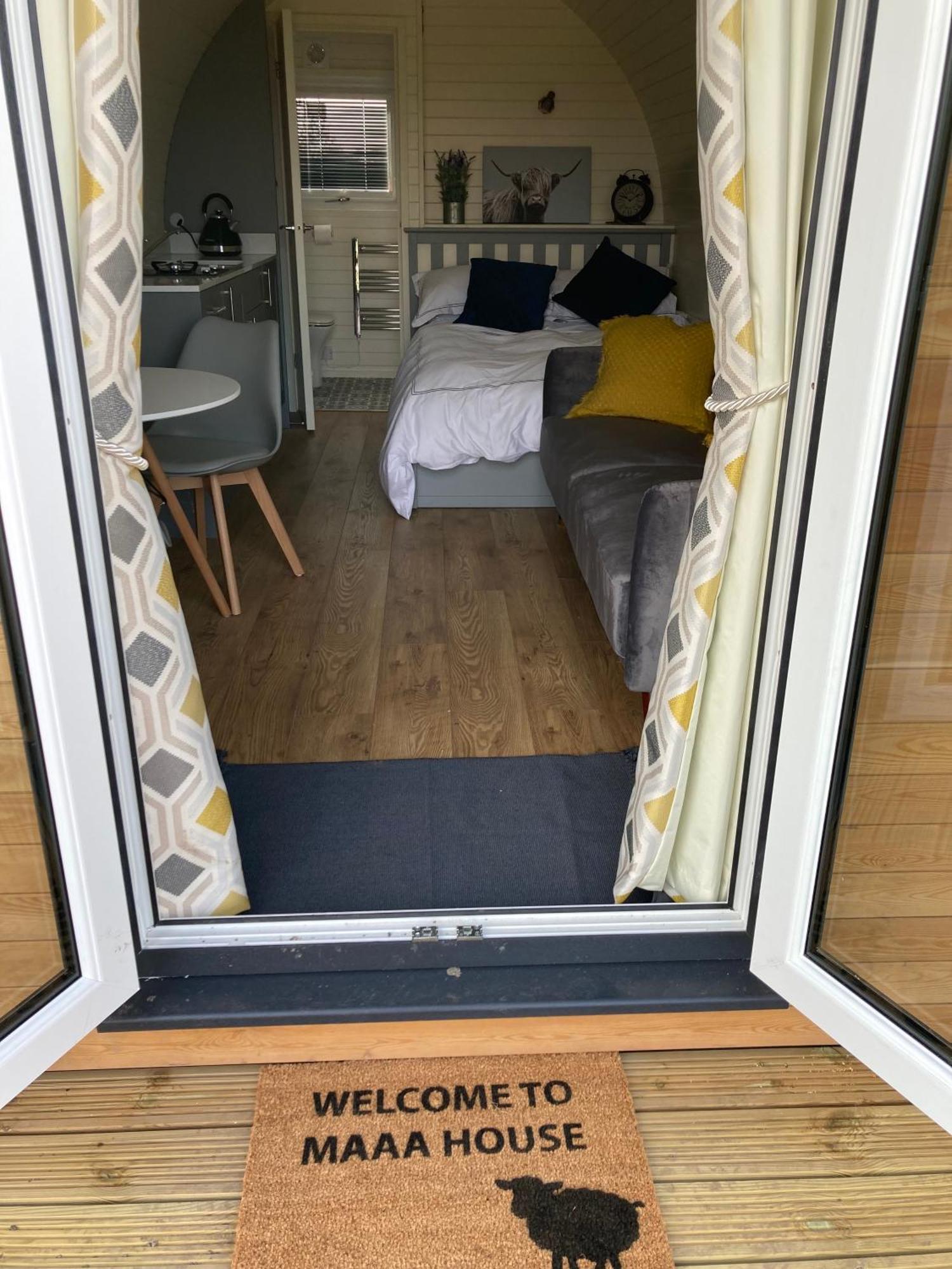 Hotel Abbey Farm Luxury Glamping Rhuddlan Exterior foto