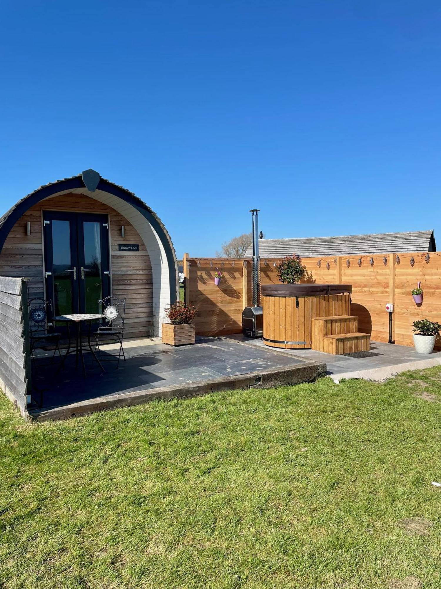 Hotel Abbey Farm Luxury Glamping Rhuddlan Exterior foto